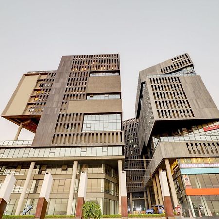 Super Townhouse Rajyash Rise Hotel Sarkhej Екстериор снимка