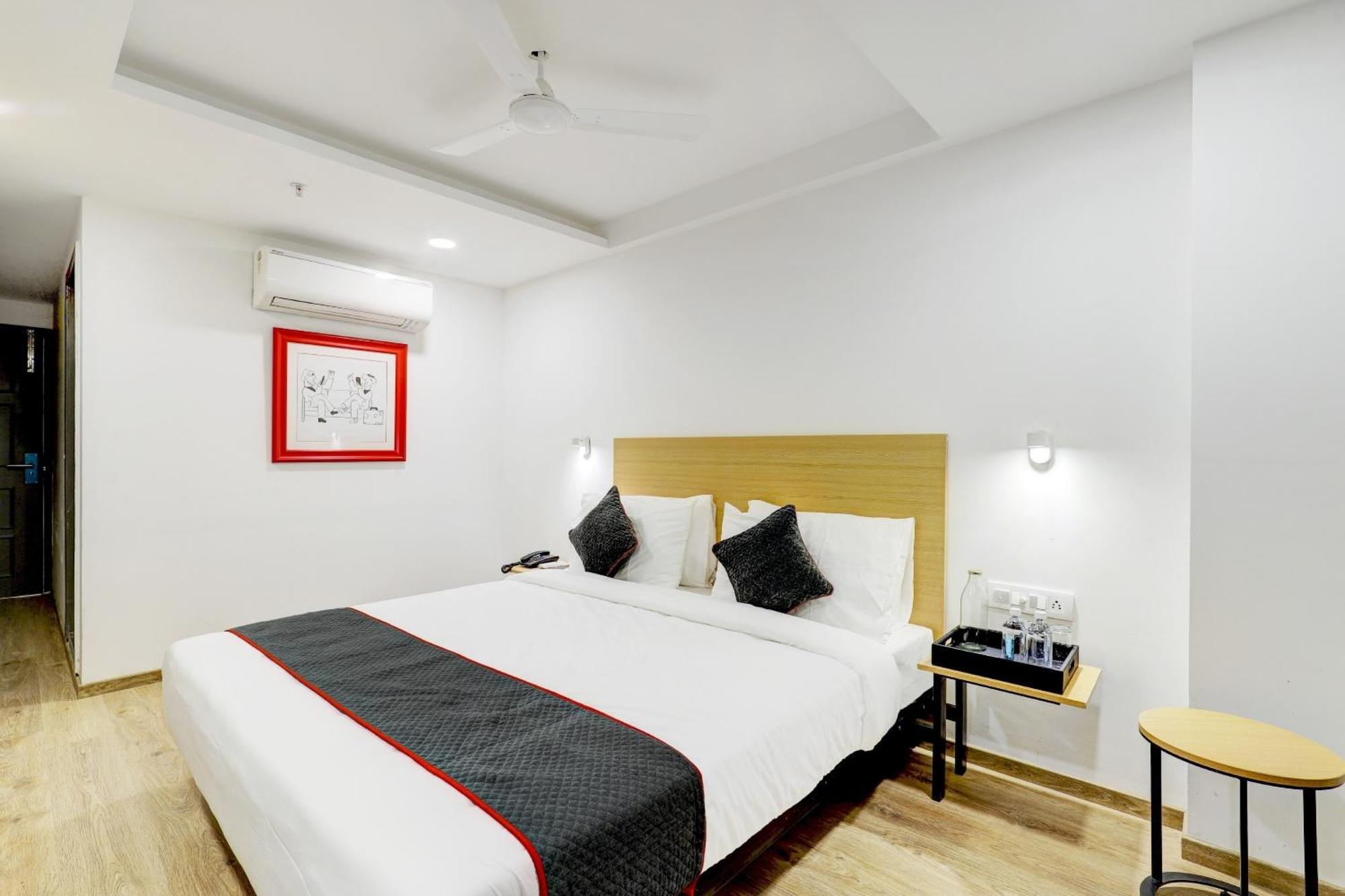 Super Townhouse Rajyash Rise Hotel Sarkhej Екстериор снимка