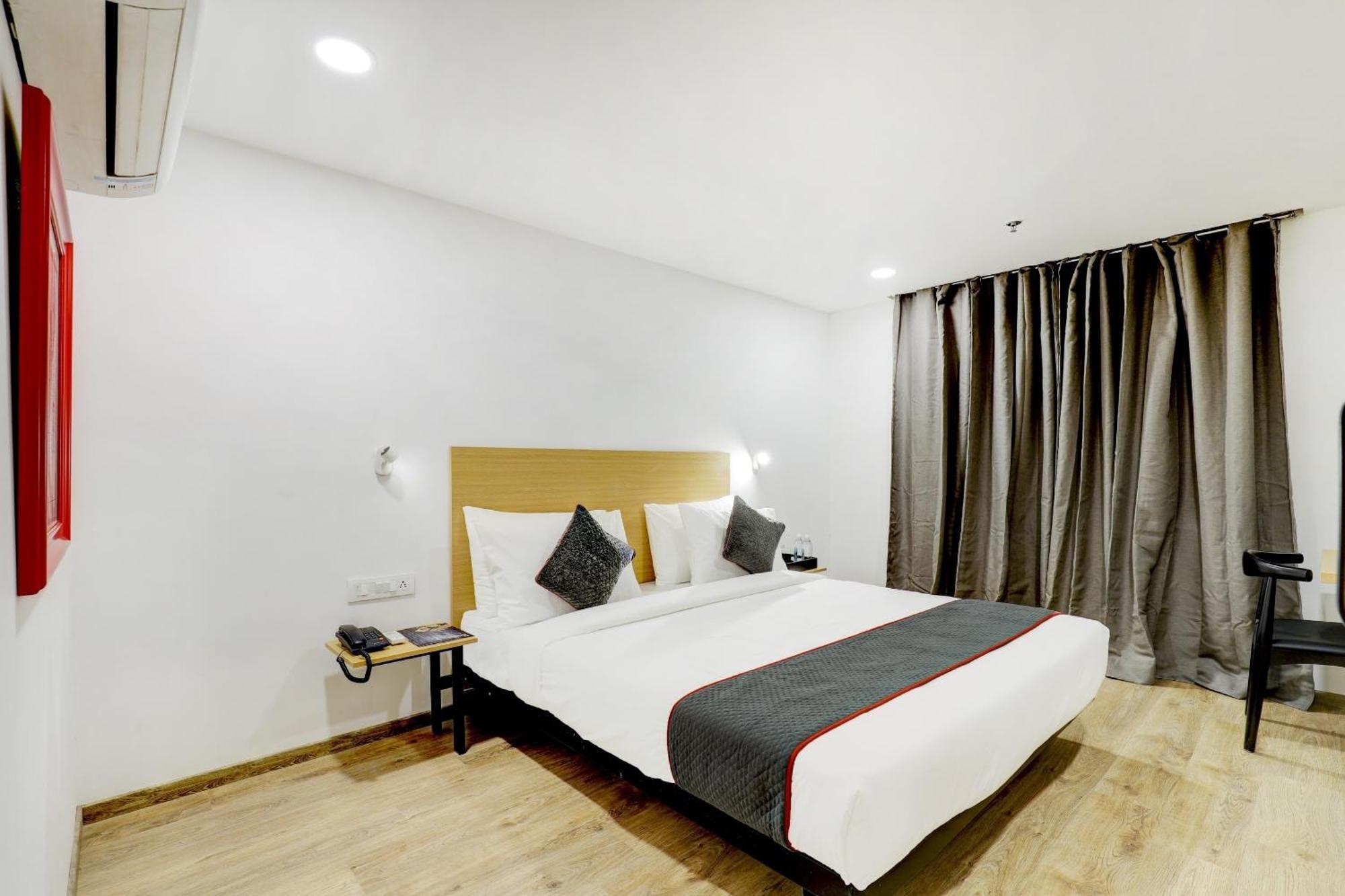 Super Townhouse Rajyash Rise Hotel Sarkhej Екстериор снимка