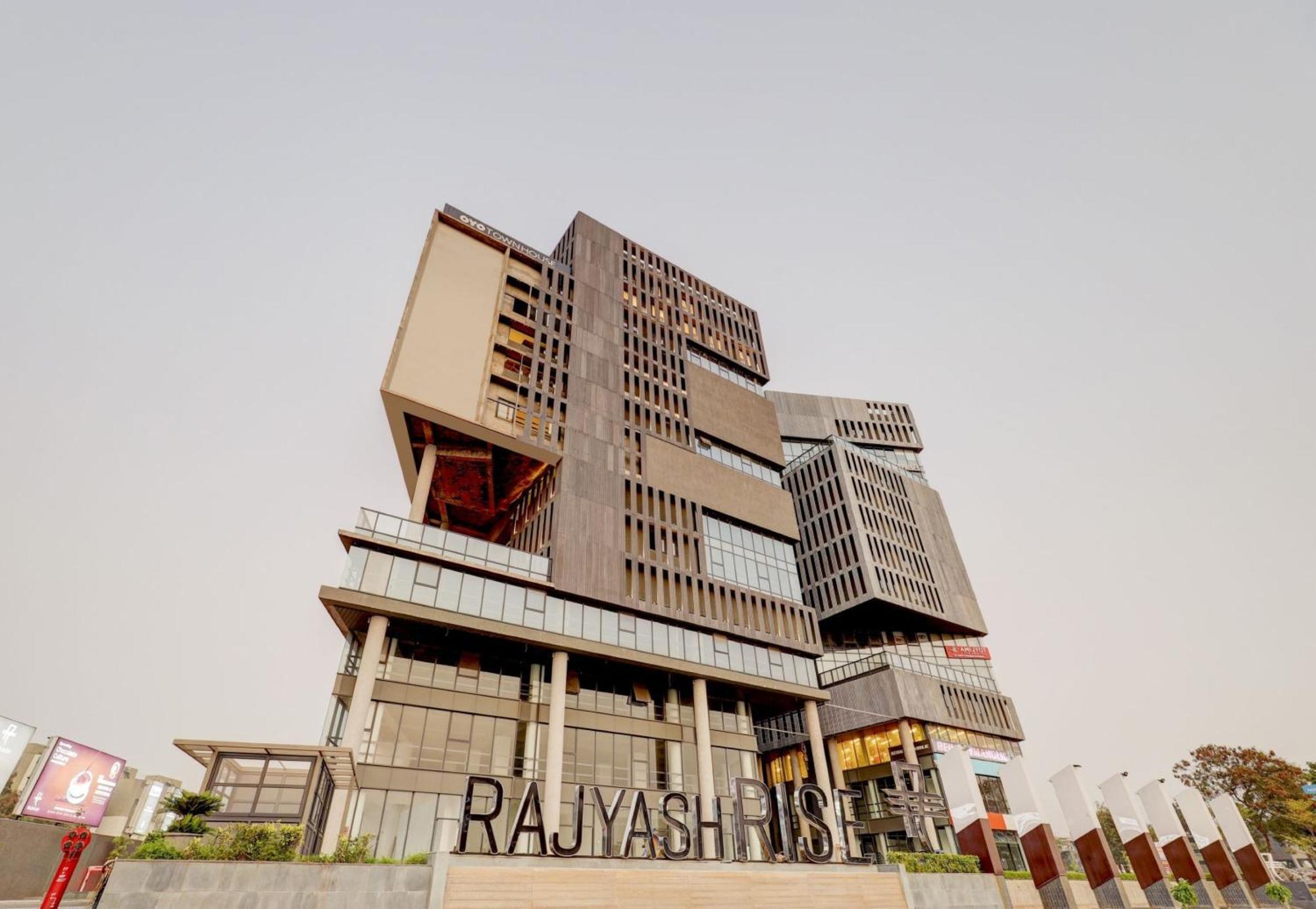 Super Townhouse Rajyash Rise Hotel Sarkhej Екстериор снимка