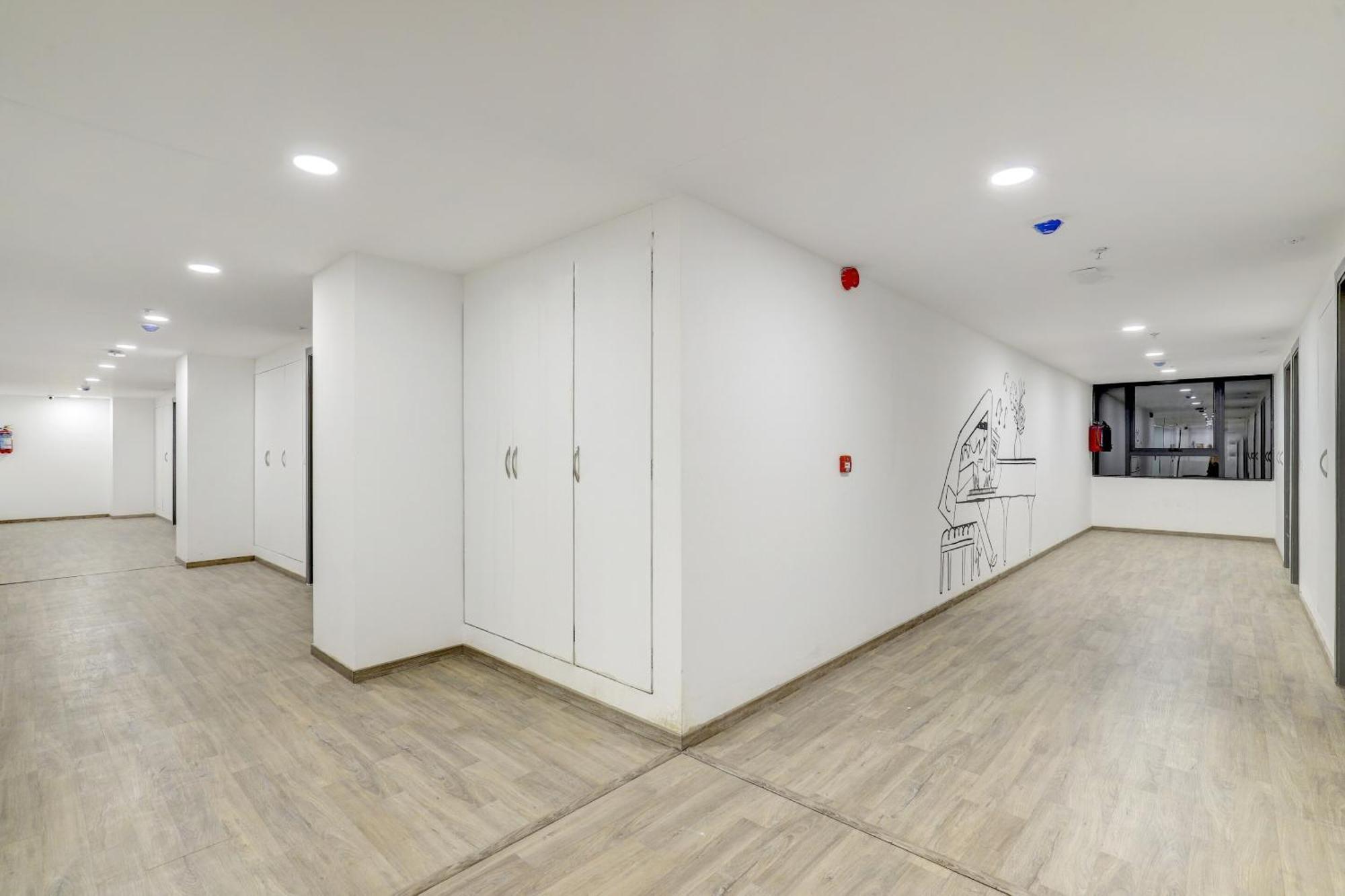 Super Townhouse Rajyash Rise Hotel Sarkhej Екстериор снимка