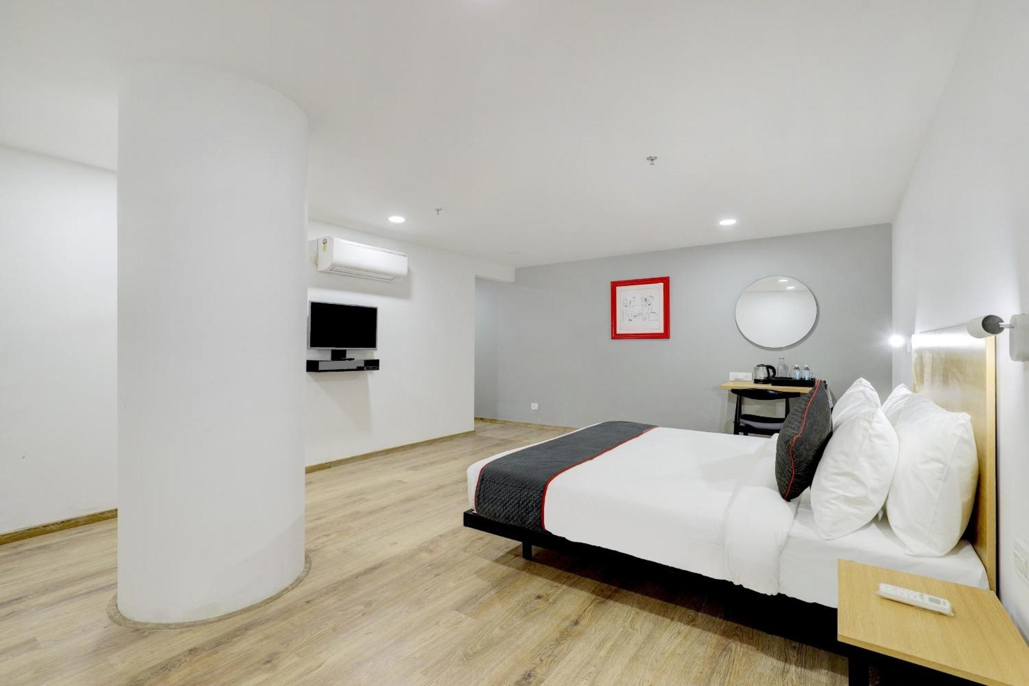 Super Townhouse Rajyash Rise Hotel Sarkhej Екстериор снимка